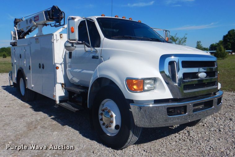 image for item HX9233 2008 Ford F750 Super Duty  utility / service truck
