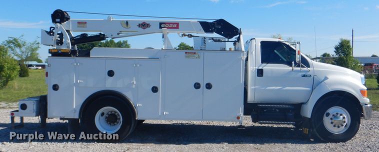 image for item HX9233 2008 Ford F750 Super Duty  utility / service truck