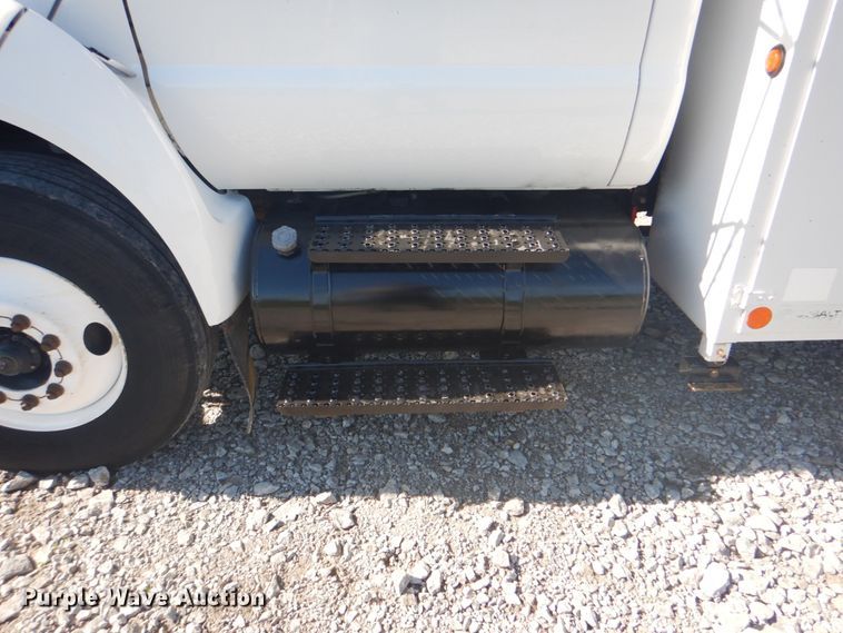 image for item HX9233 2008 Ford F750 Super Duty  utility / service truck