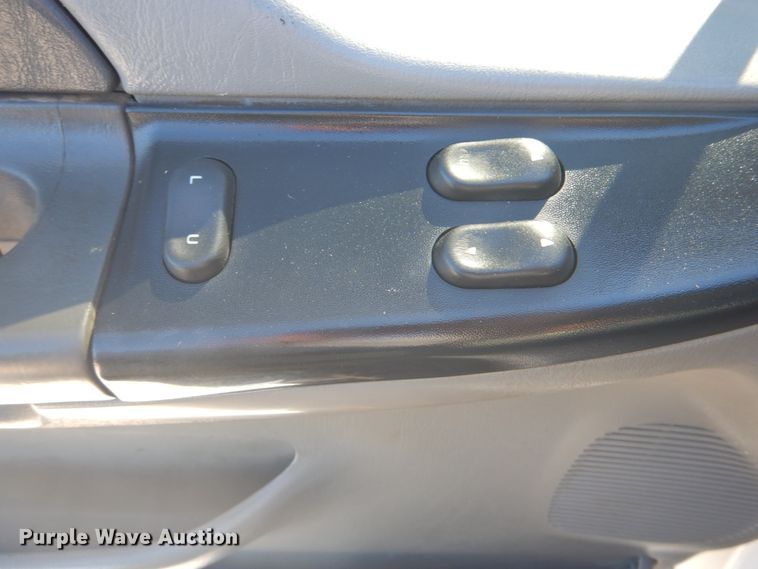 image for item HX9233 2008 Ford F750 Super Duty  utility / service truck