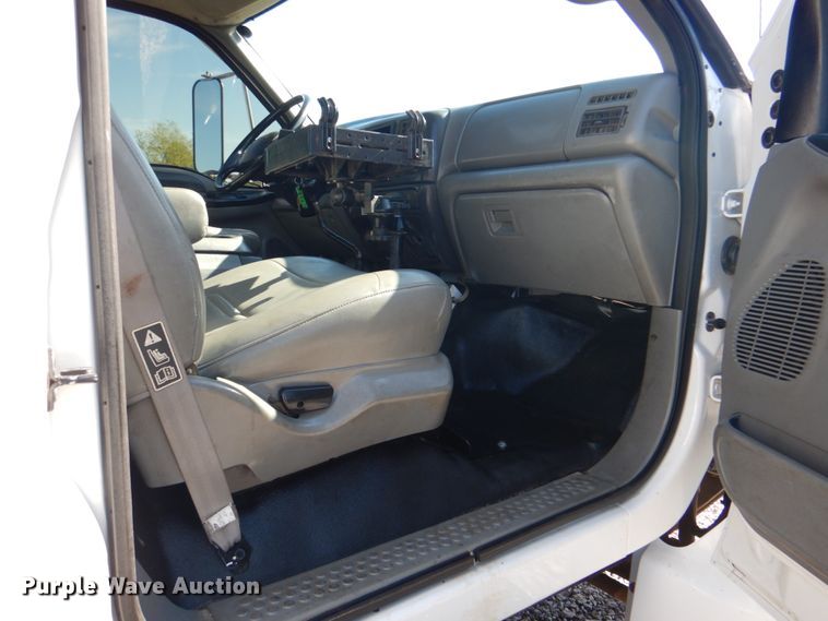 image for item HX9233 2008 Ford F750 Super Duty  utility / service truck