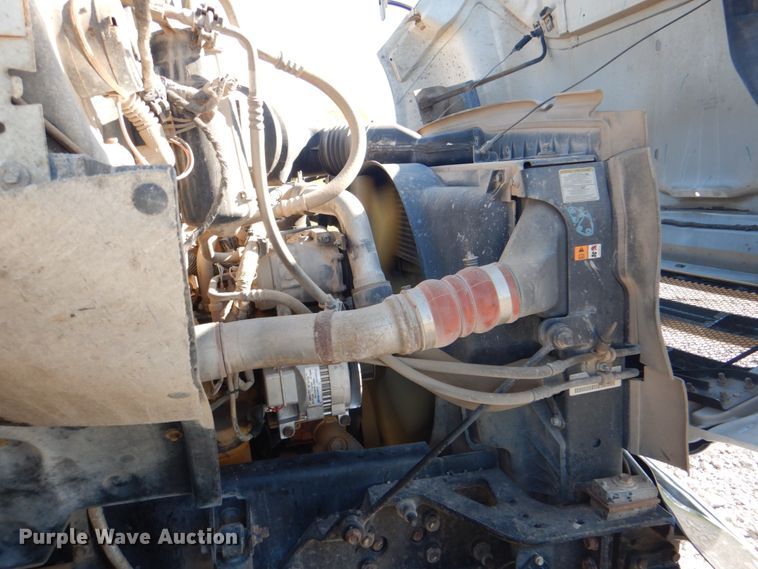 image for item HX9233 2008 Ford F750 Super Duty  utility / service truck