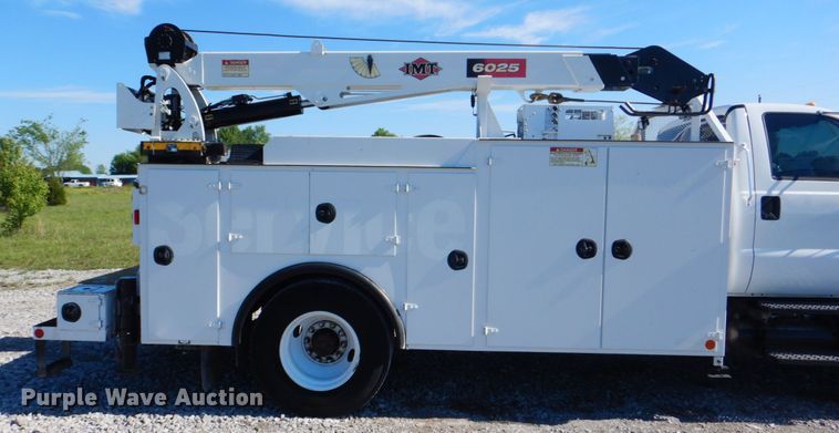 image for item HX9233 2008 Ford F750 Super Duty  utility / service truck