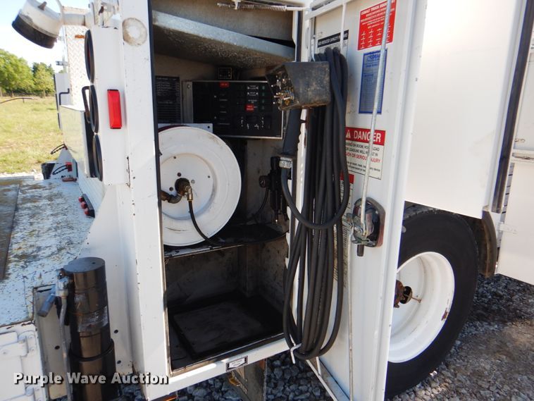 image for item HX9233 2008 Ford F750 Super Duty  utility / service truck