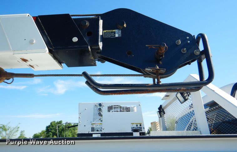 image for item HX9233 2008 Ford F750 Super Duty  utility / service truck