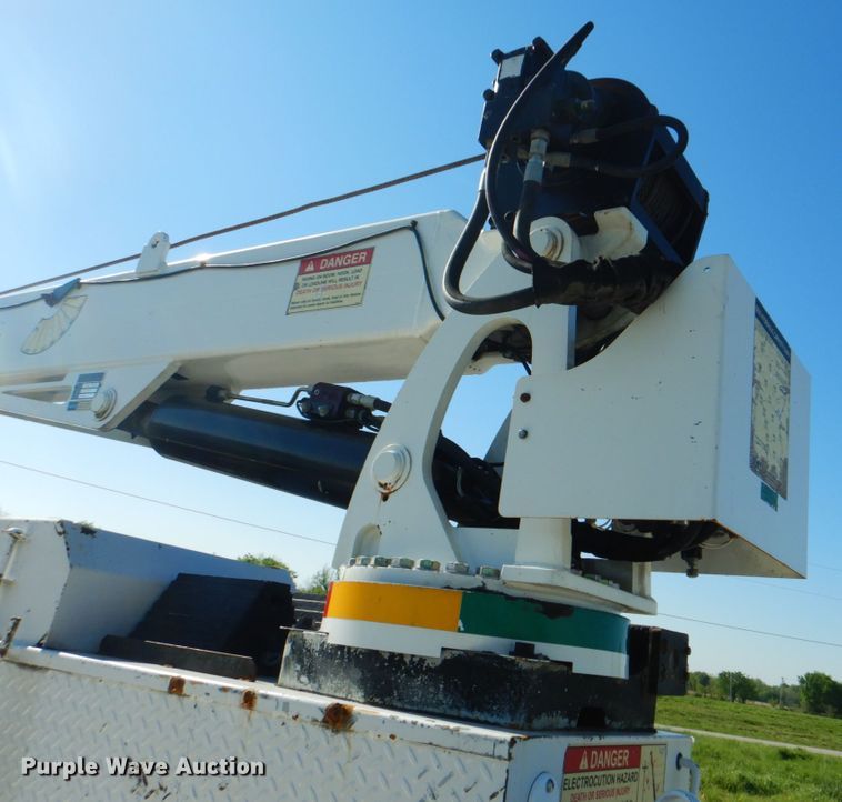 image for item HX9233 2008 Ford F750 Super Duty  utility / service truck