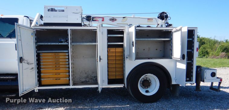 image for item HX9233 2008 Ford F750 Super Duty  utility / service truck