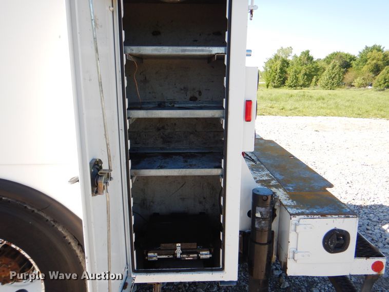 image for item HX9233 2008 Ford F750 Super Duty  utility / service truck