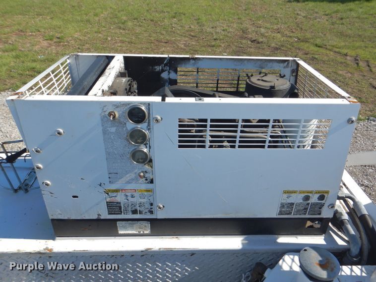 image for item HX9233 2008 Ford F750 Super Duty  utility / service truck