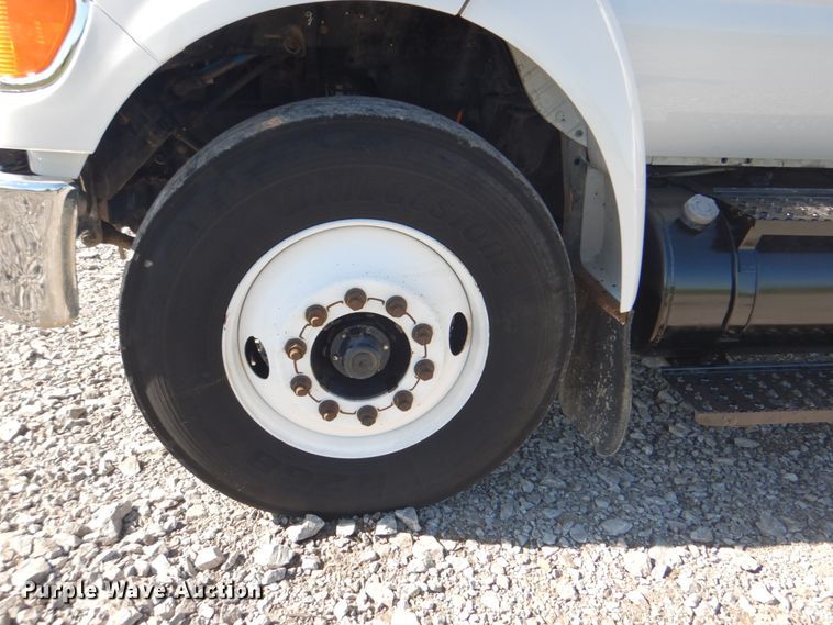 image for item HX9233 2008 Ford F750 Super Duty  utility / service truck