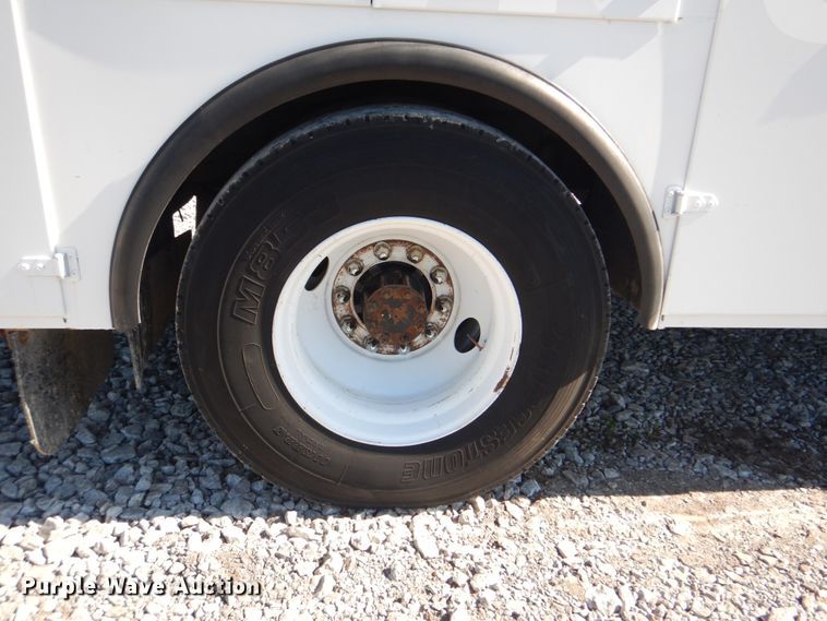 image for item HX9233 2008 Ford F750 Super Duty  utility / service truck