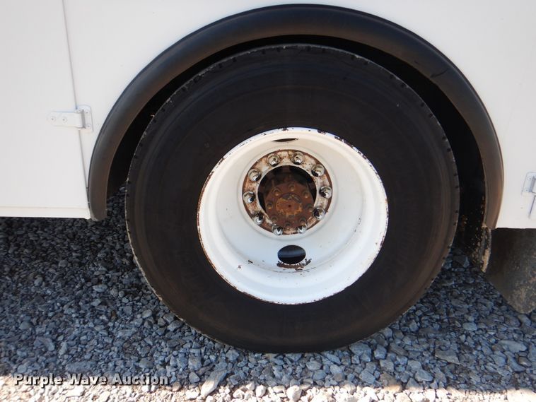 image for item HX9233 2008 Ford F750 Super Duty  utility / service truck