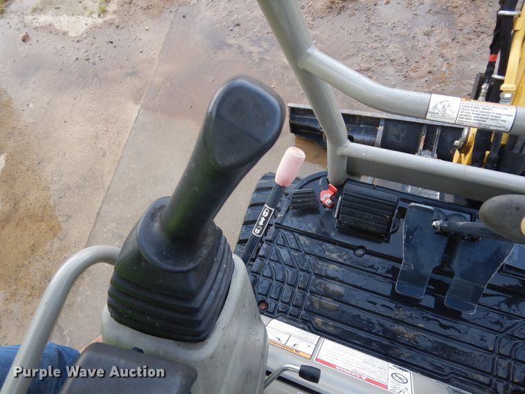 image for item ID9779 2016 Yanmar VIO17-A  mini excavator