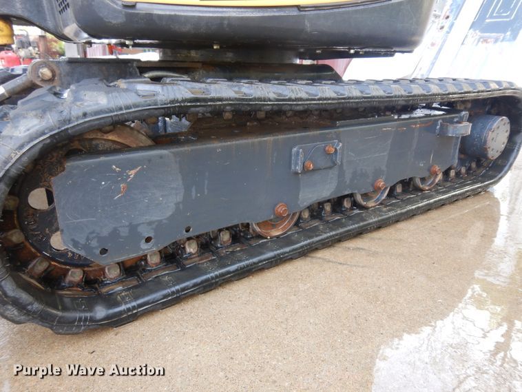 image for item ID9779 2016 Yanmar VIO17-A  mini excavator