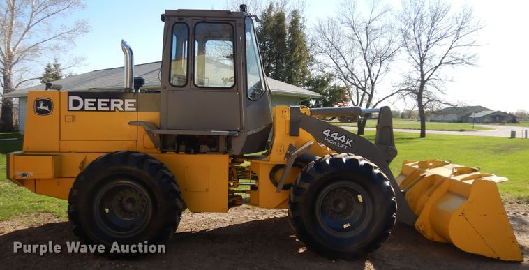 image for item ID9785 1988 John Deere 444E  wheel loader