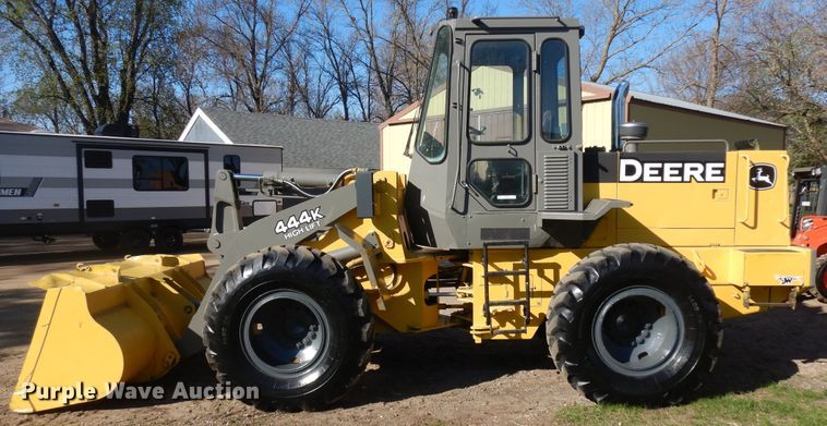 image for item ID9785 1988 John Deere 444E  wheel loader