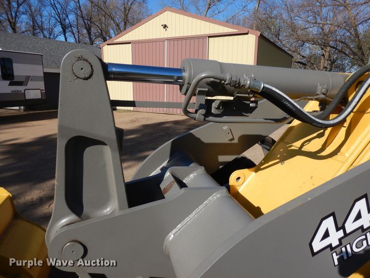 image for item ID9785 1988 John Deere 444E  wheel loader