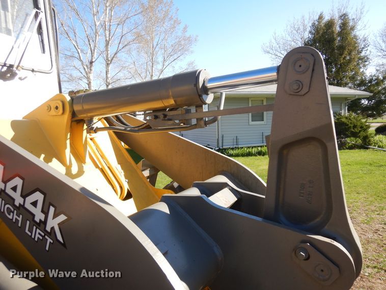 image for item ID9785 1988 John Deere 444E  wheel loader