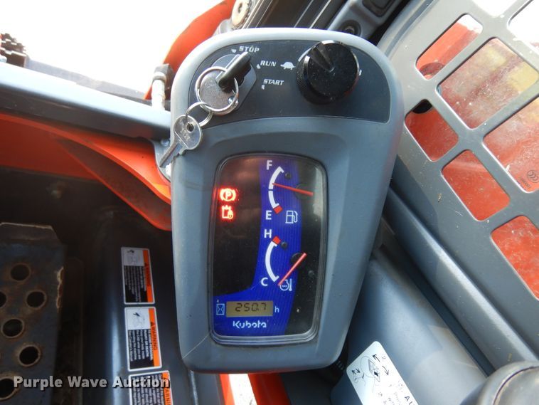 image for item ID9786 2016 Kubota SSV65  skid steer loader