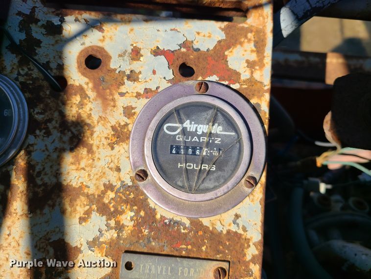 image for item IJ9021 Manitowoc 3100  ccrane