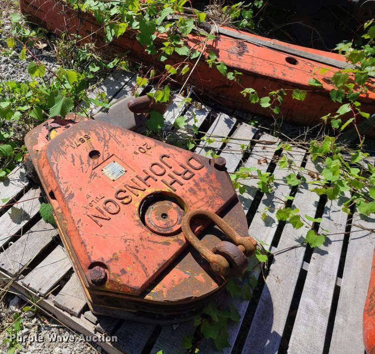 image for item IJ9021 Manitowoc 3100  ccrane