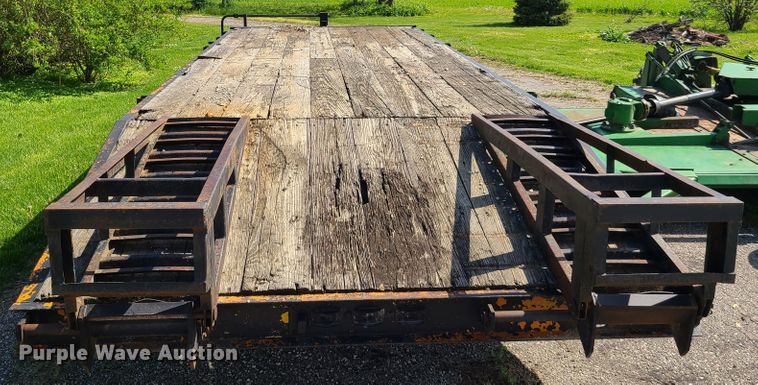 image for item IJ9036 1978  equipment trailer