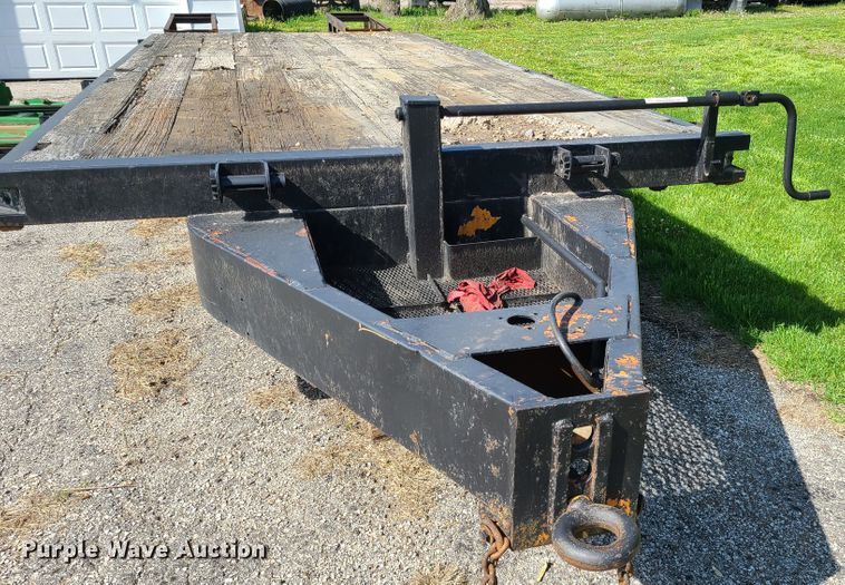image for item IJ9036 1978  equipment trailer