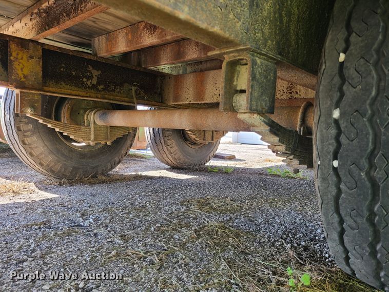 image for item IJ9036 1978  equipment trailer