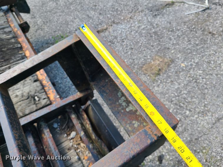 image for item IJ9036 1978  equipment trailer