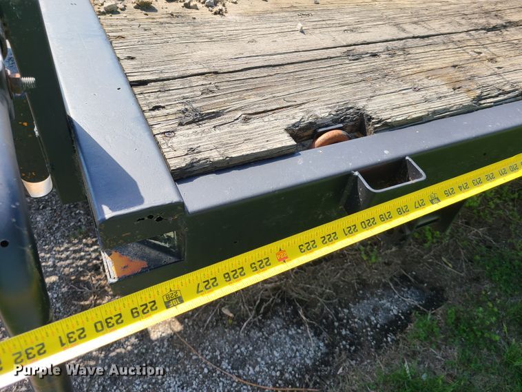 image for item IJ9036 1978  equipment trailer