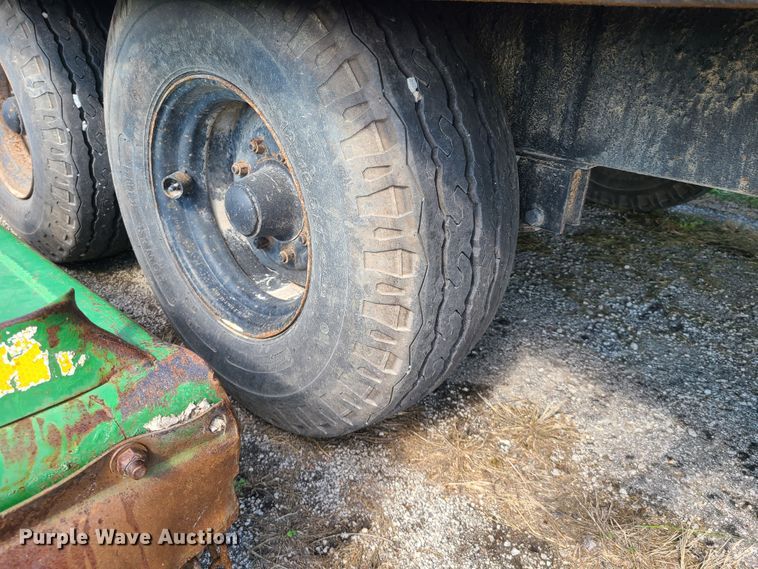 image for item IJ9036 1978  equipment trailer