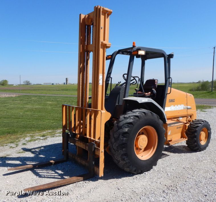 image for item IL9300 2012 Case 586G  forklift