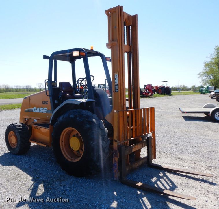 image for item IL9300 2012 Case 586G  forklift