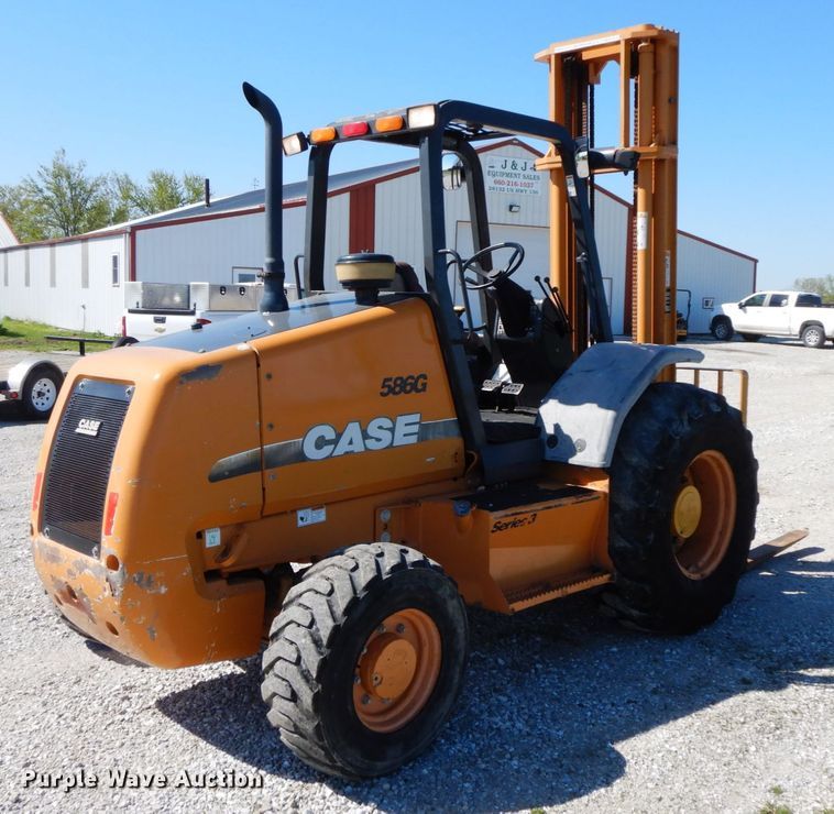 image for item IL9300 2012 Case 586G  forklift