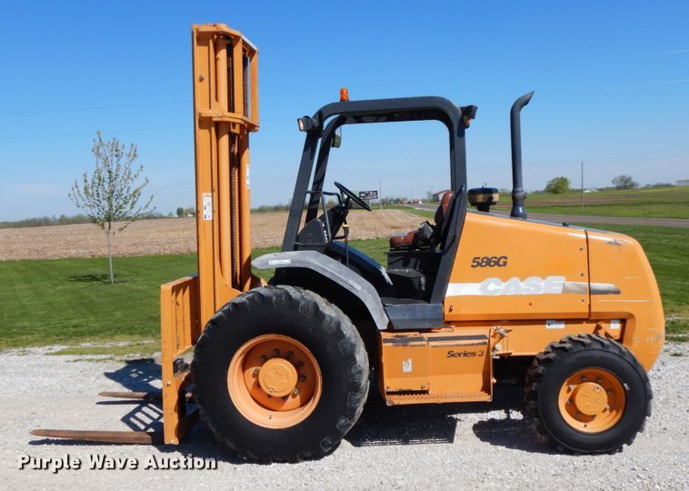 image for item IL9300 2012 Case 586G  forklift