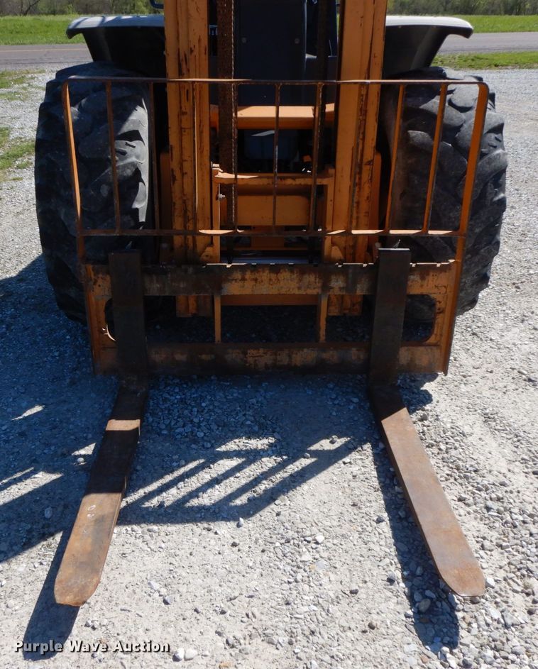 image for item IL9300 2012 Case 586G  forklift