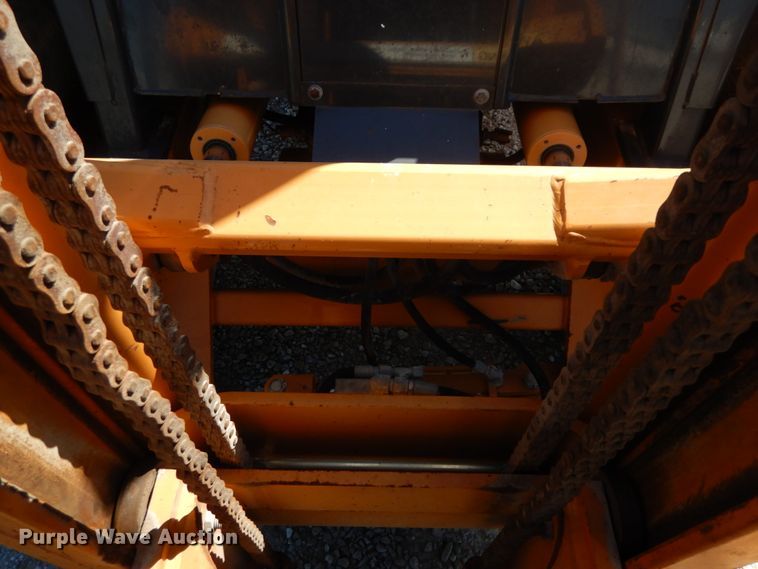 image for item IL9300 2012 Case 586G  forklift