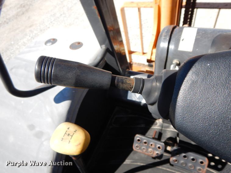 image for item IL9300 2012 Case 586G  forklift