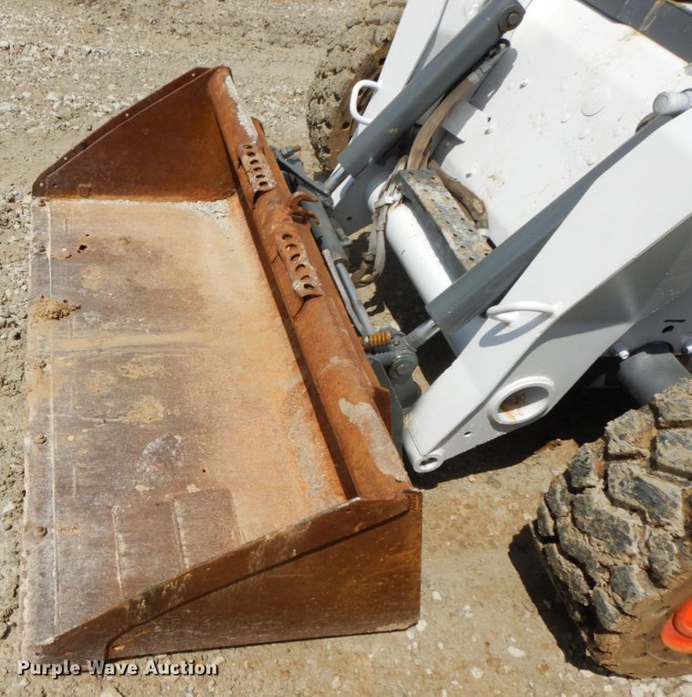 image for item IL9310 Bobcat S300  skid steer loader