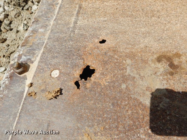 image for item IL9310 Bobcat S300  skid steer loader