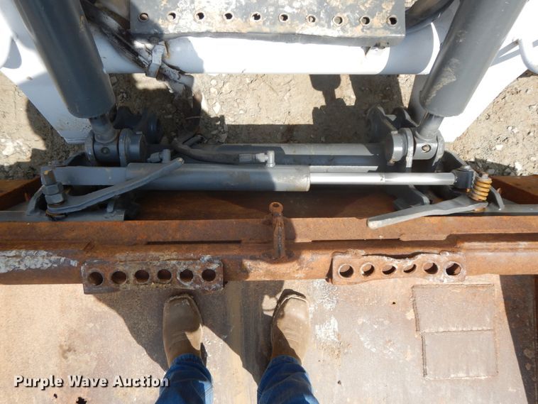 image for item IL9310 Bobcat S300  skid steer loader