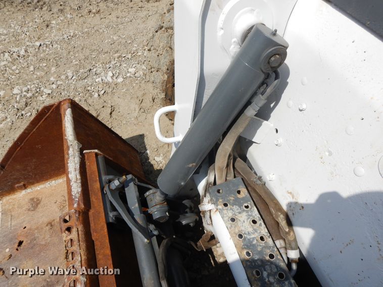 image for item IL9310 Bobcat S300  skid steer loader