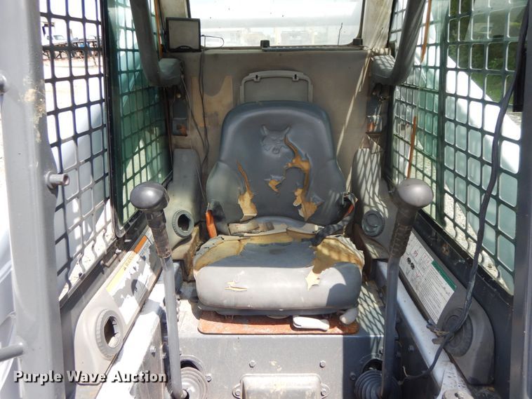 image for item IL9310 Bobcat S300  skid steer loader