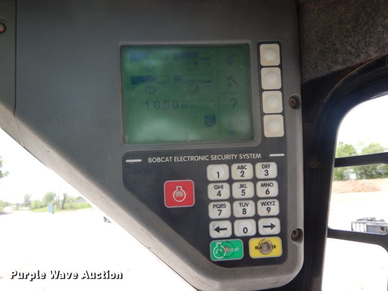 image for item IL9310 Bobcat S300  skid steer loader