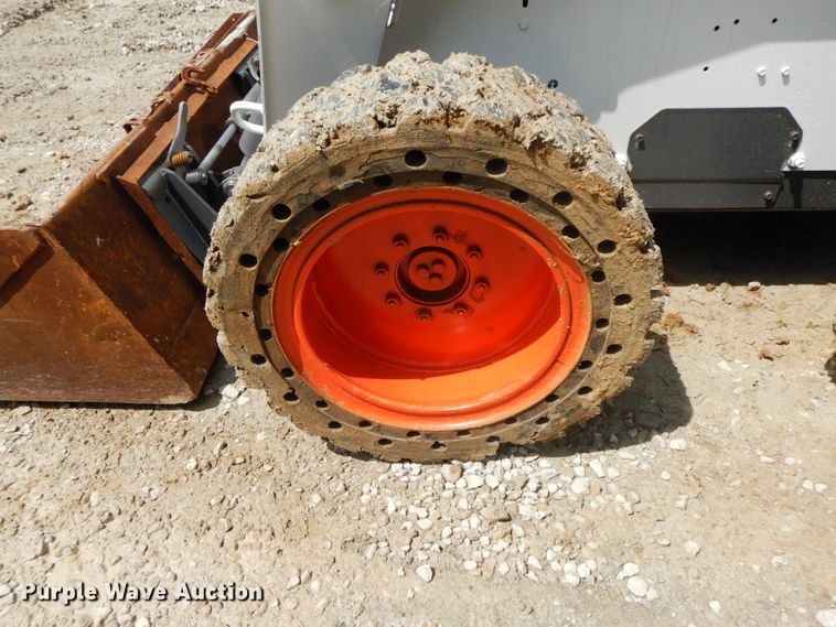 image for item IL9310 Bobcat S300  skid steer loader