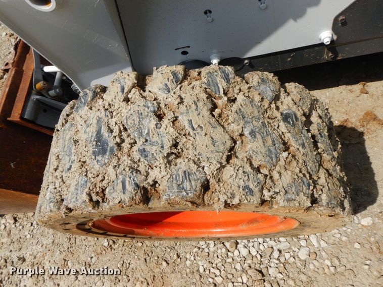 image for item IL9310 Bobcat S300  skid steer loader