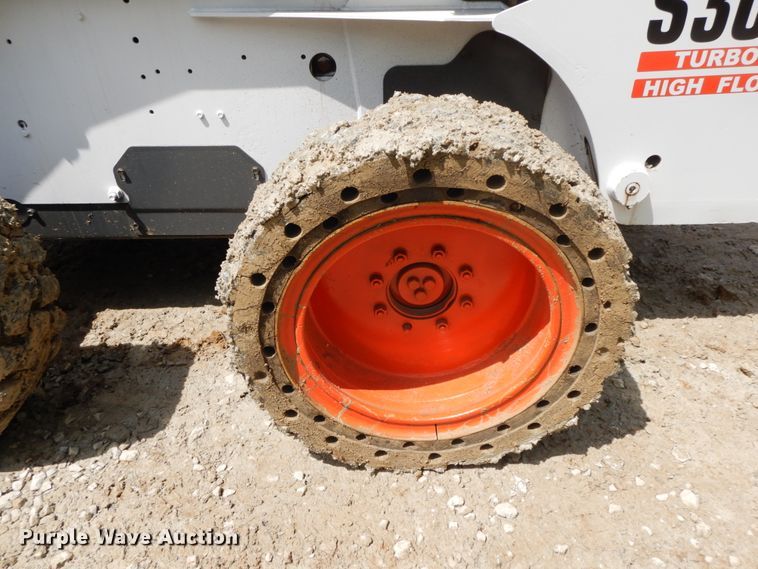 image for item IL9310 Bobcat S300  skid steer loader