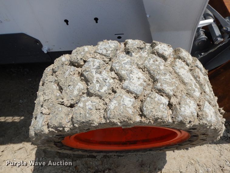 image for item IL9310 Bobcat S300  skid steer loader