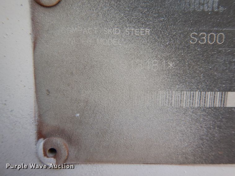 image for item IL9310 Bobcat S300  skid steer loader