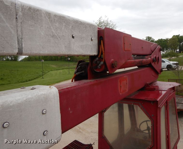 image for item IL9334 Brown Bear 9116B  skidder with bucket